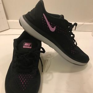 🏃‍♀️NIKE SNEAKERS🏃‍♀️